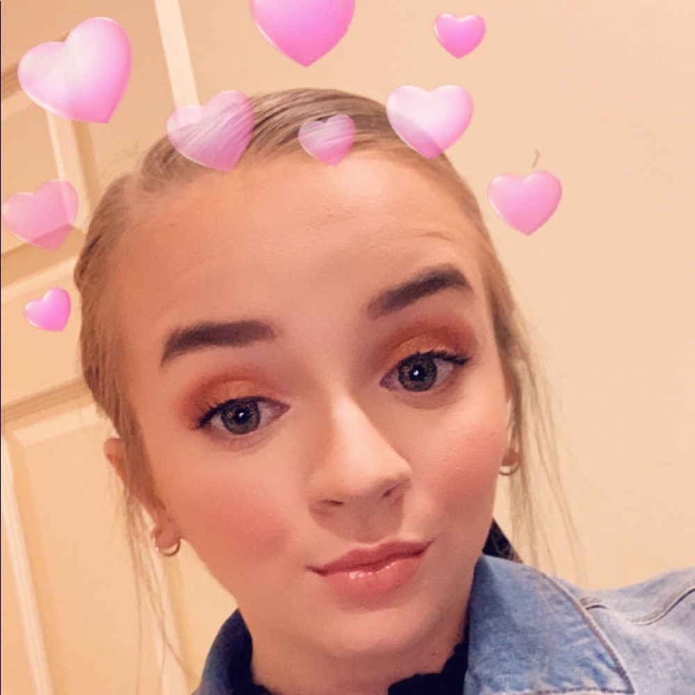 Meet your Posher, Carley